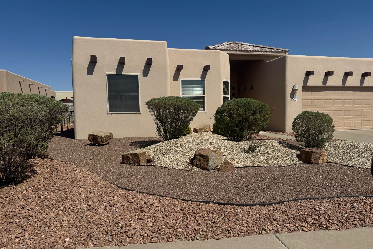 Sonoma Ranch modern desert landscape in Las Cruces, NM